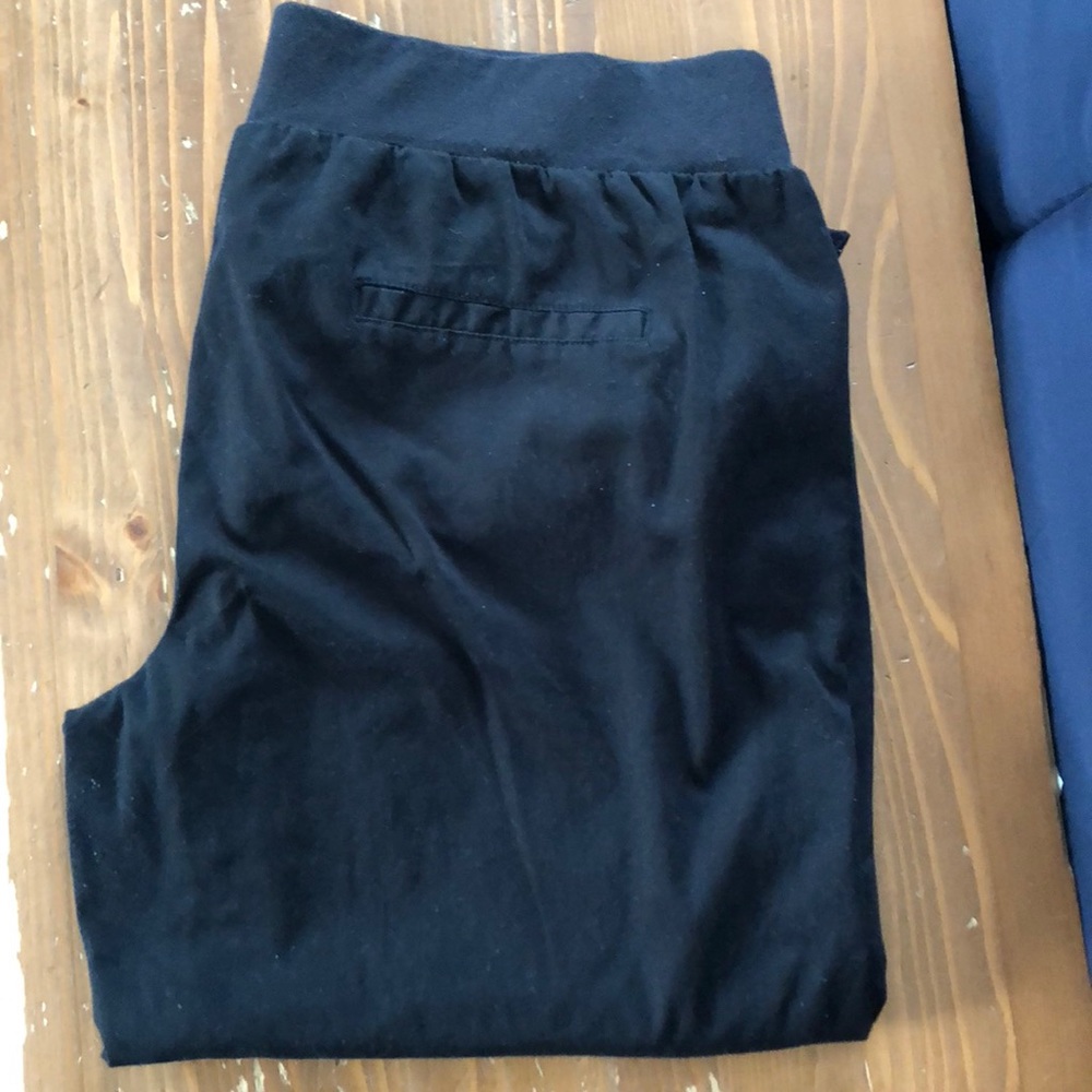 Capri Length Maternity Pants - Large